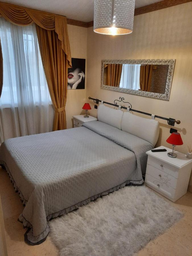 Appartamento Elite Du Lac Desenzano del Garda Exterior photo