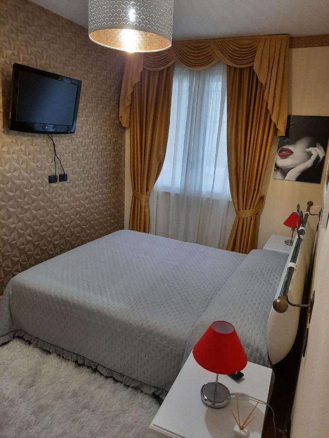Appartamento Elite Du Lac Desenzano del Garda Exterior photo